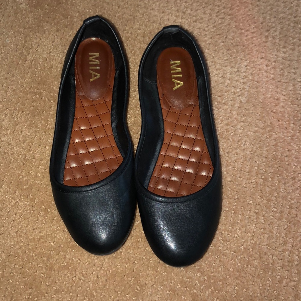 Mia flats